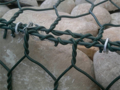 包塑石笼网